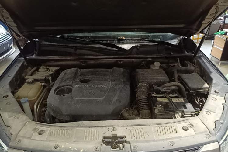Used CHANGAN CS75 2017 Shangku Edition 1.5T Manual ZhiXiang Model Engine Bay