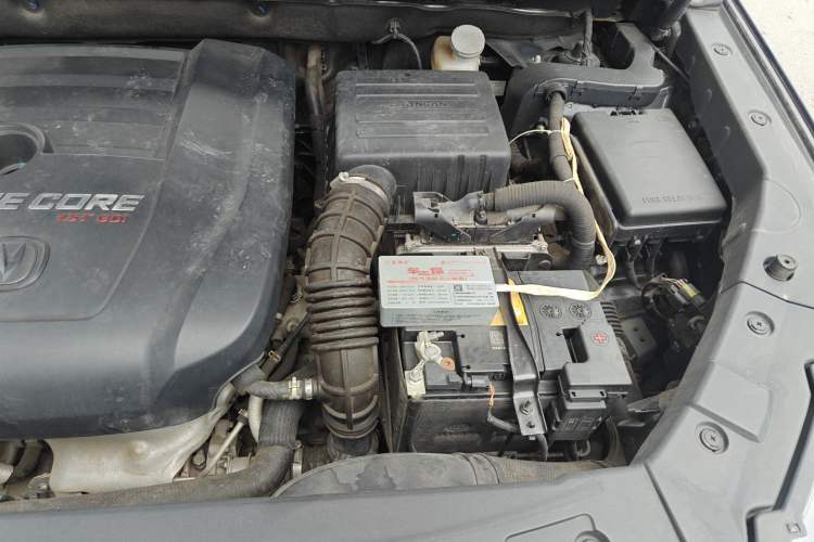 Used CHANGAN CS75 2017 Shangkui Edition 1.5T Manual Fengxiang Model Engine Bay Left