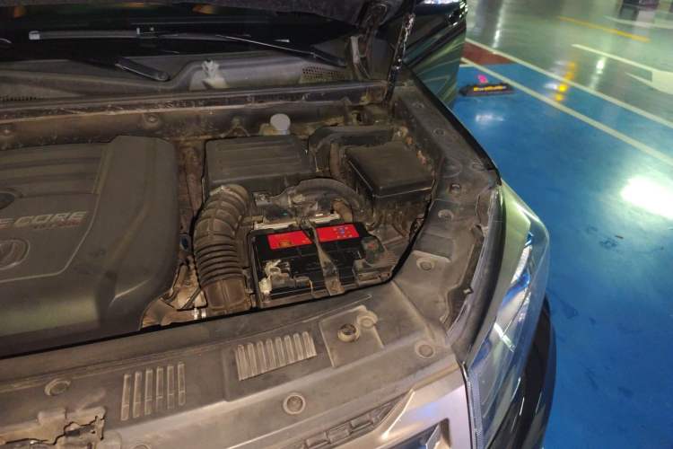Used CHANGAN CS75 2017 Shangkui Edition 1.5T Manual Fengxiang Model Engine Bay Left