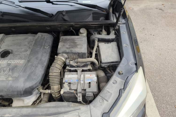 Used CHANGAN CS75 2017 Shangkui Edition 1.5T Manual Fengxiang Model Engine Bay Left