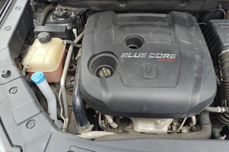 Used CHANGAN CS75 2017 Shangkui Edition 1.5T Manual Fengxiang Model Engine Bay Right