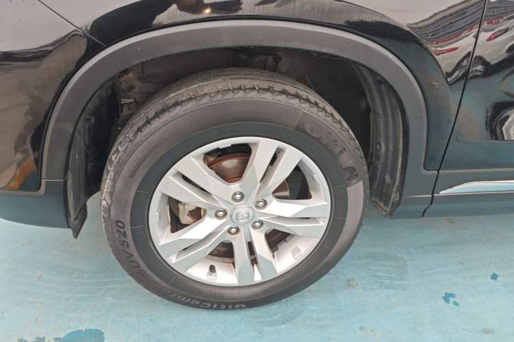 Used CHANGAN CS75 2017 Shangku Edition 1.5T Manual ZhiXiang Model Exterior 4