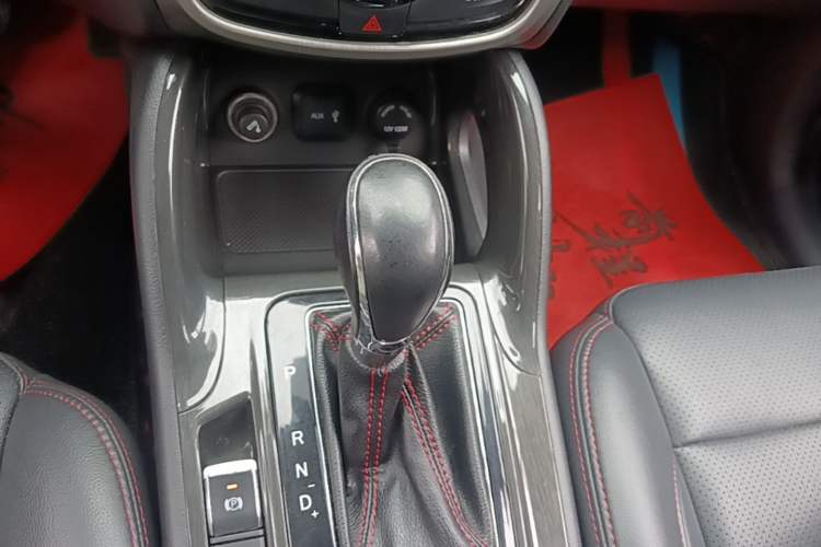 Used CHANGAN CS75 2017 Shangkui Edition 1.5T Automatic Fengxiang Model Gear Lever
