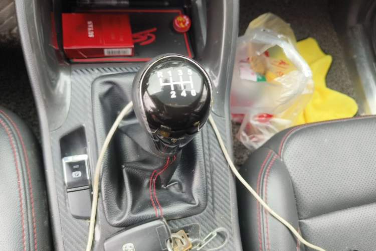Used CHANGAN CS75 2017 Shangkui Edition 1.5T Manual Fengxiang Model Gear Lever