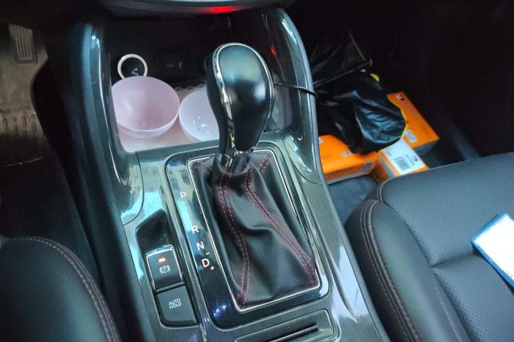 Used CHANGAN CS75 2017 Shangkui Edition 1.5T Automatic Fengxiang Model Gear Lever