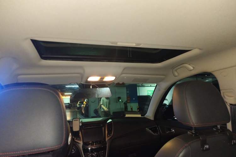 Used CHANGAN CS75 2017 Shangkui Edition 1.5T Manual Fengxiang Model Headliner