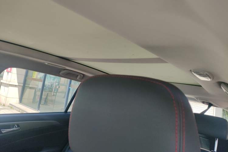 Used CHANGAN CS75 2017 Shangkui Edition 1.5T Automatic Sharp Model Headliner