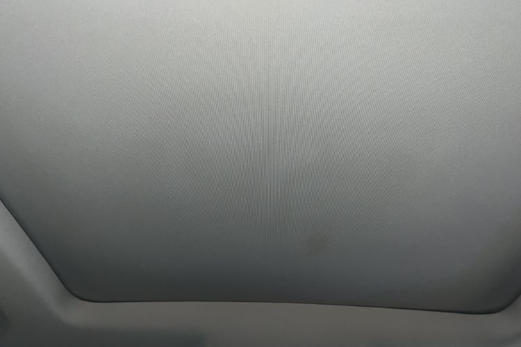 Used CHANGAN CS75 2017 Shangkui Edition 1.5T Automatic Fengxiang Model Headliner