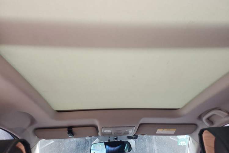 Used CHANGAN CS75 2017 Shangku Edition 1.5T Manual ZhiXiang Model Headliner