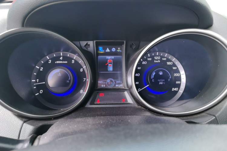 Used CHANGAN CS75 2017 Shangku Edition 1.5T Manual ZhiXiang Model Instrument Cluster