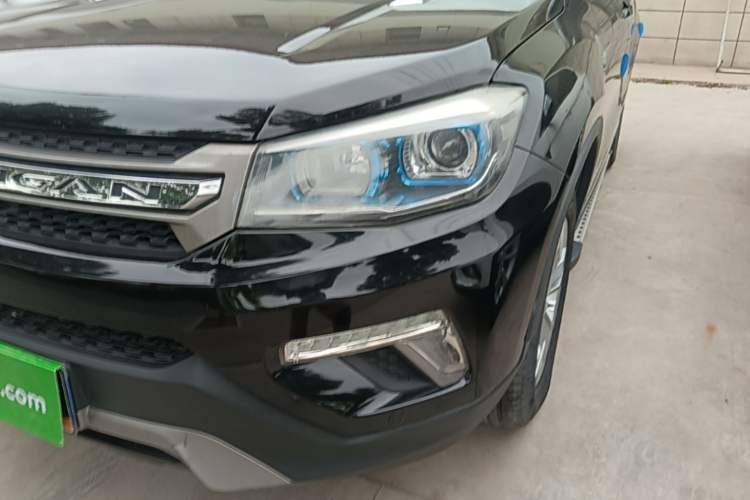 Used CHANGAN CS75 2017 Shangkui Edition 1.5T Automatic Fengxiang Model Left Front Headlight