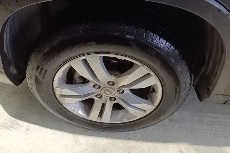 Used CHANGAN CS75 2017 Shangku Edition 1.5T Manual ZhiXiang Model Left Front Wheel Hub