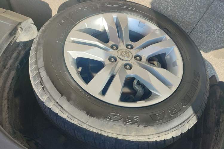 Used CHANGAN CS75 2017 Shangkui Edition 1.5T Automatic Sharp Model Left Front Wheel Hub