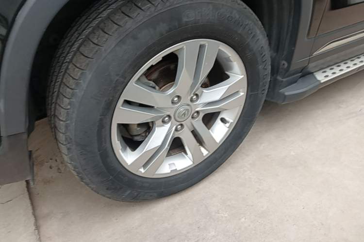 Used CHANGAN CS75 2017 Shangkui Edition 1.5T Automatic Fengxiang Model Left Front Wheel Hub