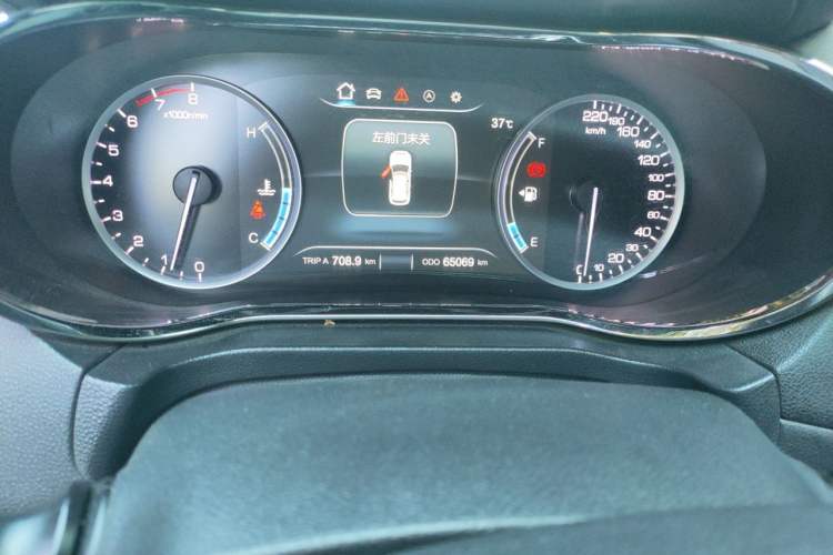 Used CHANGAN CS75 2017 Shangku Edition 1.5T Manual ZhiXiang Model Odometer Close Up