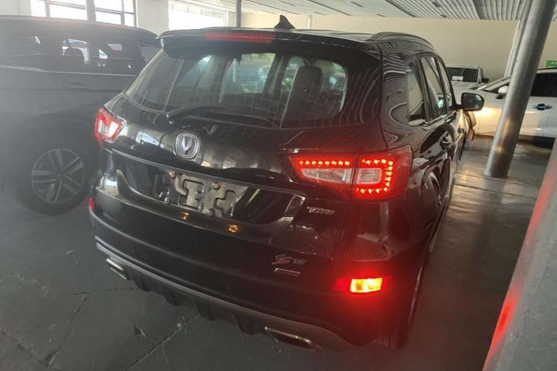Used CHANGAN CS75 2017 Shangkui Edition 1.5T Manual Fengxiang Model Rear Right 45 Deg