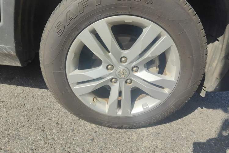 Used CHANGAN CS75 2017 Shangkui Edition 1.5T Automatic Fengxiang Model Right Front Wheel Hub