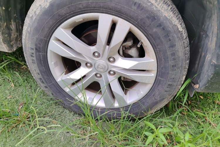 Used CHANGAN CS75 2017 Shangku Edition 1.5T Manual ZhiXiang Model Right Front Wheel Hub