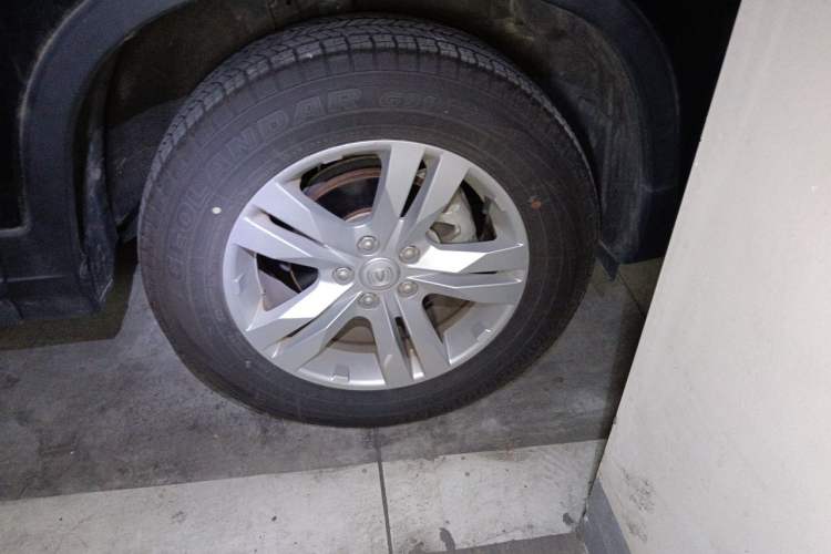 Used CHANGAN CS75 2017 Shangkui Edition 1.5T Automatic Fengxiang Model Right Front Wheel Hub