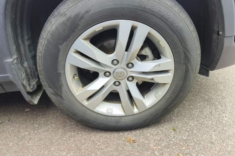 Used CHANGAN CS75 2017 Shangkui Edition 1.5T Manual Fengxiang Model Right Front Wheel Hub