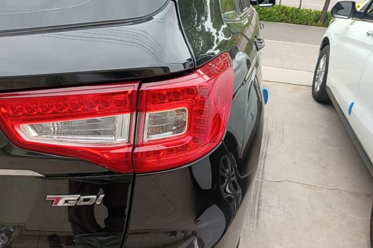 Used CHANGAN CS75 2017 Shangkui Edition 1.5T Automatic Fengxiang Model Right Rear Taillight