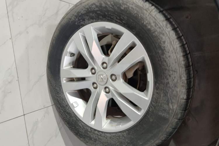 Used CHANGAN CS75 2017 Shangkui Edition 1.5T Automatic Fengxiang Model Right Rear Wheel Hub
