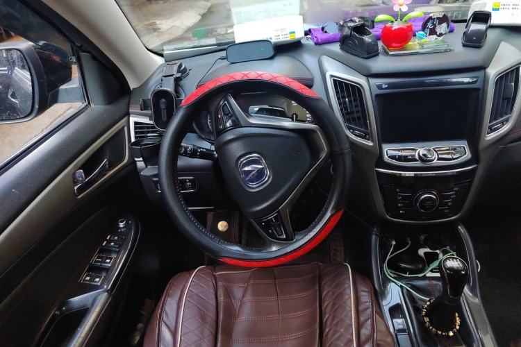 Used CHANGAN CS75 2017 Shangkui Edition 1.5T Manual Fengxiang Model Steering Wheel