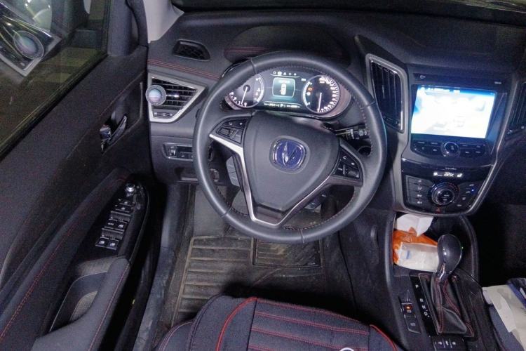 Used CHANGAN CS75 2017 Shangkui Edition 1.5T Automatic Fengxiang Model Steering Wheel