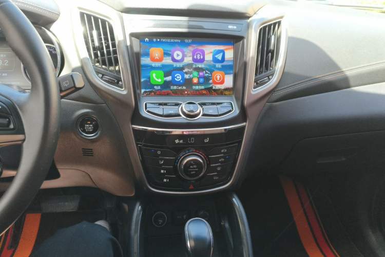 Used CHANGAN CS75 2017 Shangkui Edition 1.5T Automatic Fengxiang Model Audio And AC Panel