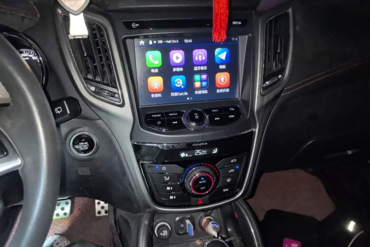 Used CHANGAN CS75 2017 Shangkui Edition 1.5T Automatic Fengxiang Model Audio And AC Panel