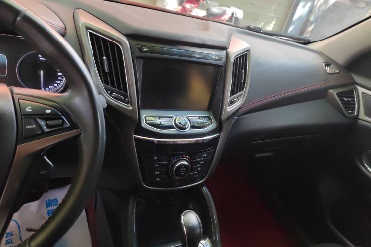 Used CHANGAN CS75 2017 Shangkui Edition 1.5T Automatic Fengxiang Model Audio And AC Panel