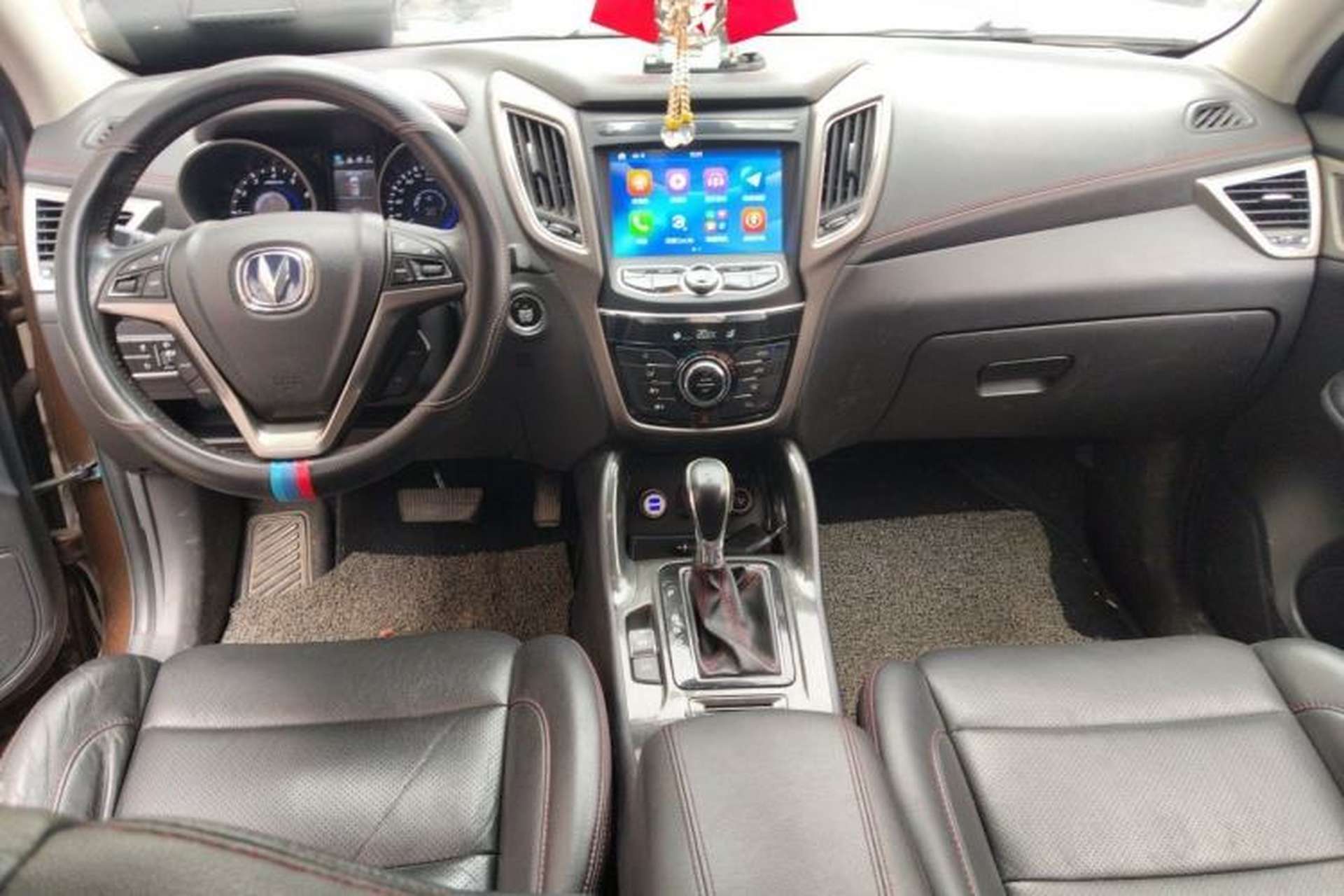 Used CHANGAN CS75 2017 Shangkui Edition 1.5T Automatic Fengyue Model Center Console