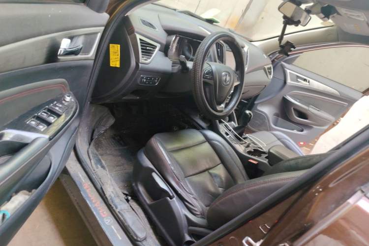 Used CHANGAN CS75 2017 Shangkui Edition 1.5T Manual Fengxiang Model Driver Seat