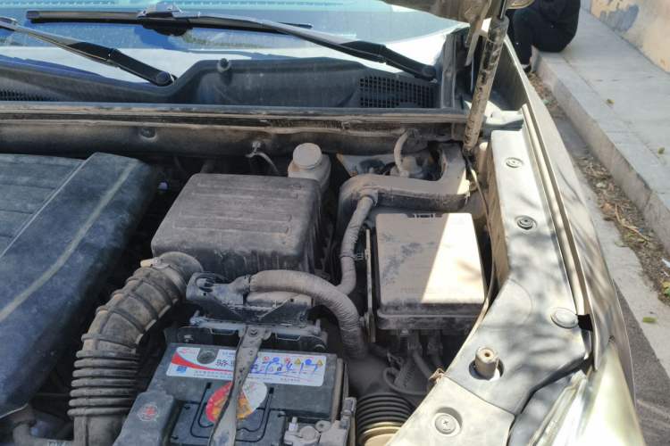 Used CHANGAN CS75 2017 Shangkui Edition 1.5T Automatic Fengxiang Model Engine Bay Left