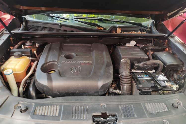 Used CHANGAN CS75 2017 Shangkui Edition 1.5T Automatic Fengxiang Model Engine Bay