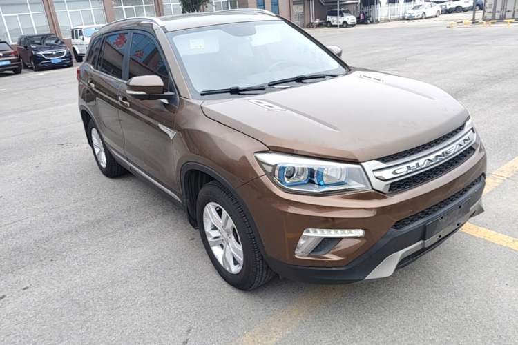 Used CHANGAN CS75 2017 Shangkui Edition 1.5T Automatic Fengyue Model Front Right 45 Deg
