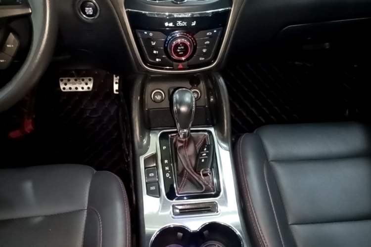 Used CHANGAN CS75 2017 Shangkui Edition 1.5T Automatic Fengxiang Model Gear Lever