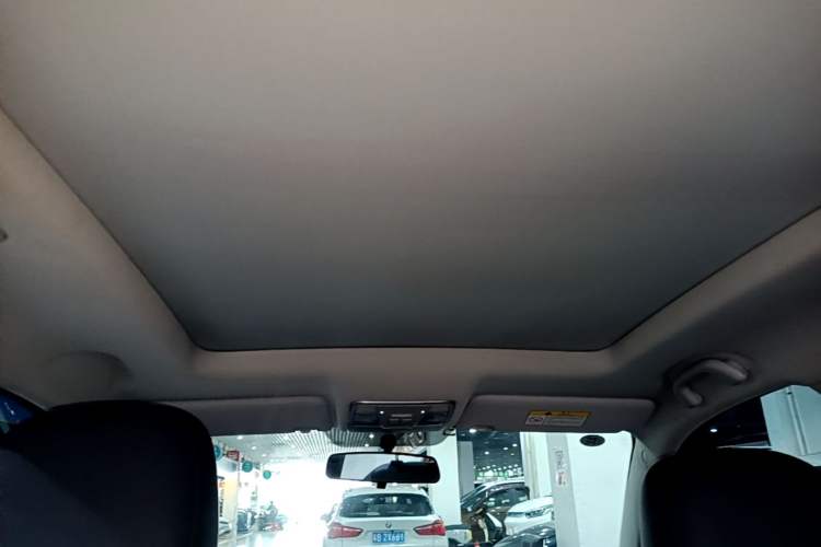 Used CHANGAN CS75 2017 Shangkui Edition 1.5T Automatic Fengxiang Model Headliner