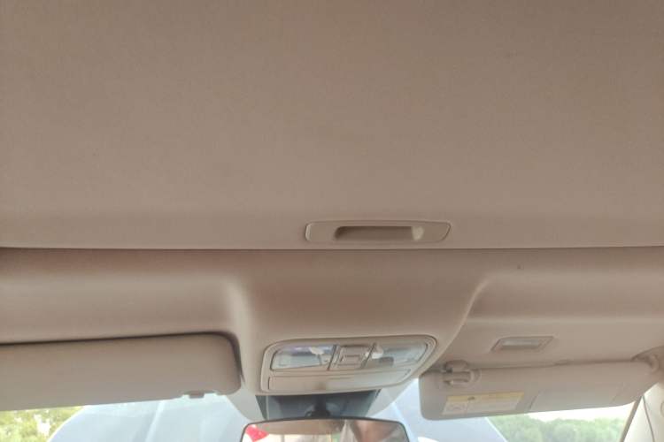 Used CHANGAN CS75 2017 Shangkui Edition 1.5T Automatic Fengyue Model Headliner