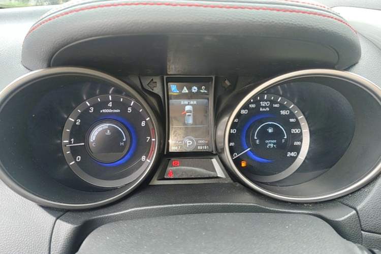 Used CHANGAN CS75 2017 Shangkui Edition 1.5T Automatic Fengyue Model Instrument Cluster