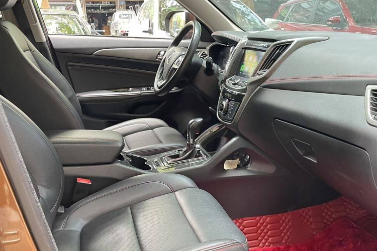 Used CHANGAN CS75 2017 Shangkui Edition 1.5T Automatic Fengxiang Model Interior 2