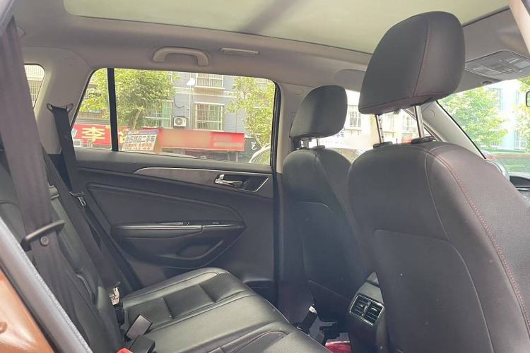 Used CHANGAN CS75 2017 Shangkui Edition 1.5T Automatic Fengxiang Model Interior 3