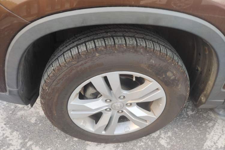 Used CHANGAN CS75 2017 Shangkui Edition 1.5T Automatic Fengyue Model Left Front Wheel Hub