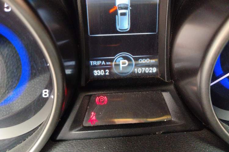 Used CHANGAN CS75 2017 Shangkui Edition 1.5T Automatic Fengyue Model Odometer Close Up