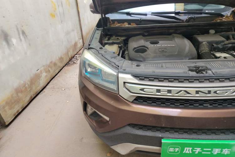 Used CHANGAN CS75 2017 Shangkui Edition 1.5T Manual Fengxiang Model Right Front Headlight