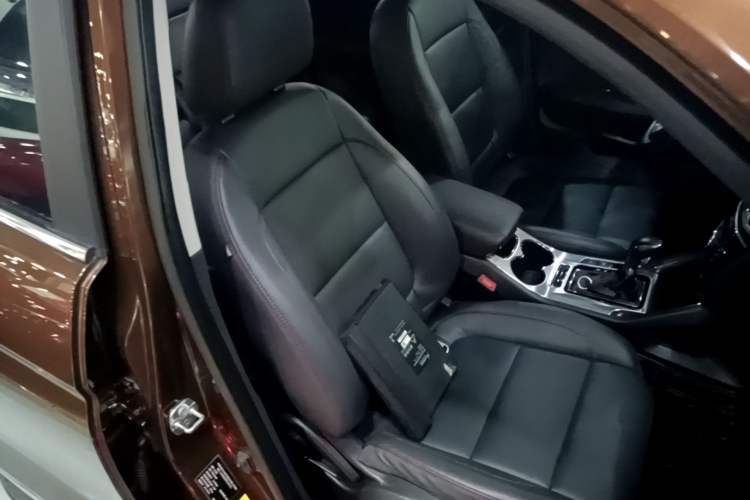 Used CHANGAN CS75 2017 Shangkui Edition 1.5T Automatic Fengxiang Model Right Front Seat