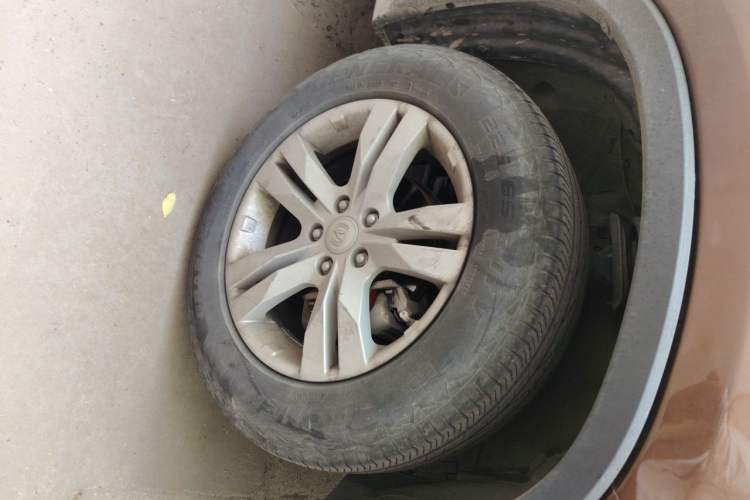 Used CHANGAN CS75 2017 Shangkui Edition 1.5T Manual Fengxiang Model Right Front Wheel Hub