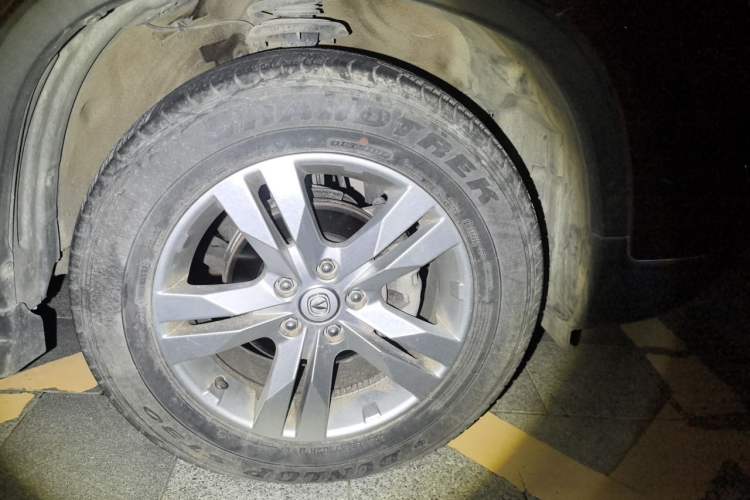 Used CHANGAN CS75 2017 Shangkui Edition 1.5T Automatic Fengxiang Model Right Front Wheel Hub