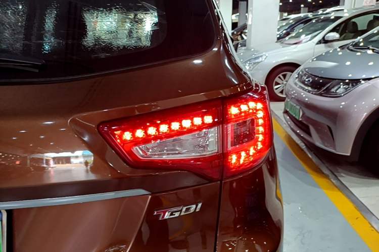 Used CHANGAN CS75 2017 Shangkui Edition 1.5T Automatic Fengxiang Model Right Rear Taillight