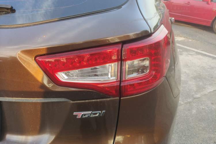 Used CHANGAN CS75 2017 Shangkui Edition 1.5T Automatic Fengyue Model Right Rear Taillight